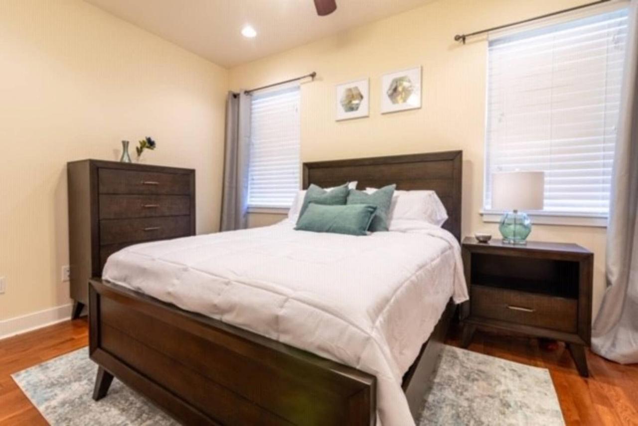 Beautiful Lux 4 Bedroom*Near Penn/Chop*Roof Deck フィラデルフィア エクステリア 写真