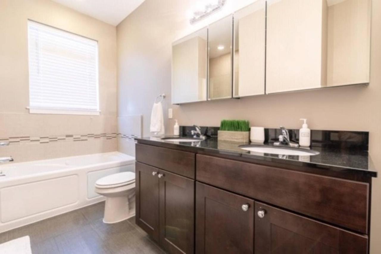 Beautiful Lux 4 Bedroom*Near Penn/Chop*Roof Deck フィラデルフィア エクステリア 写真