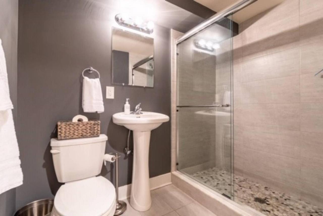 Beautiful Lux 4 Bedroom*Near Penn/Chop*Roof Deck フィラデルフィア エクステリア 写真