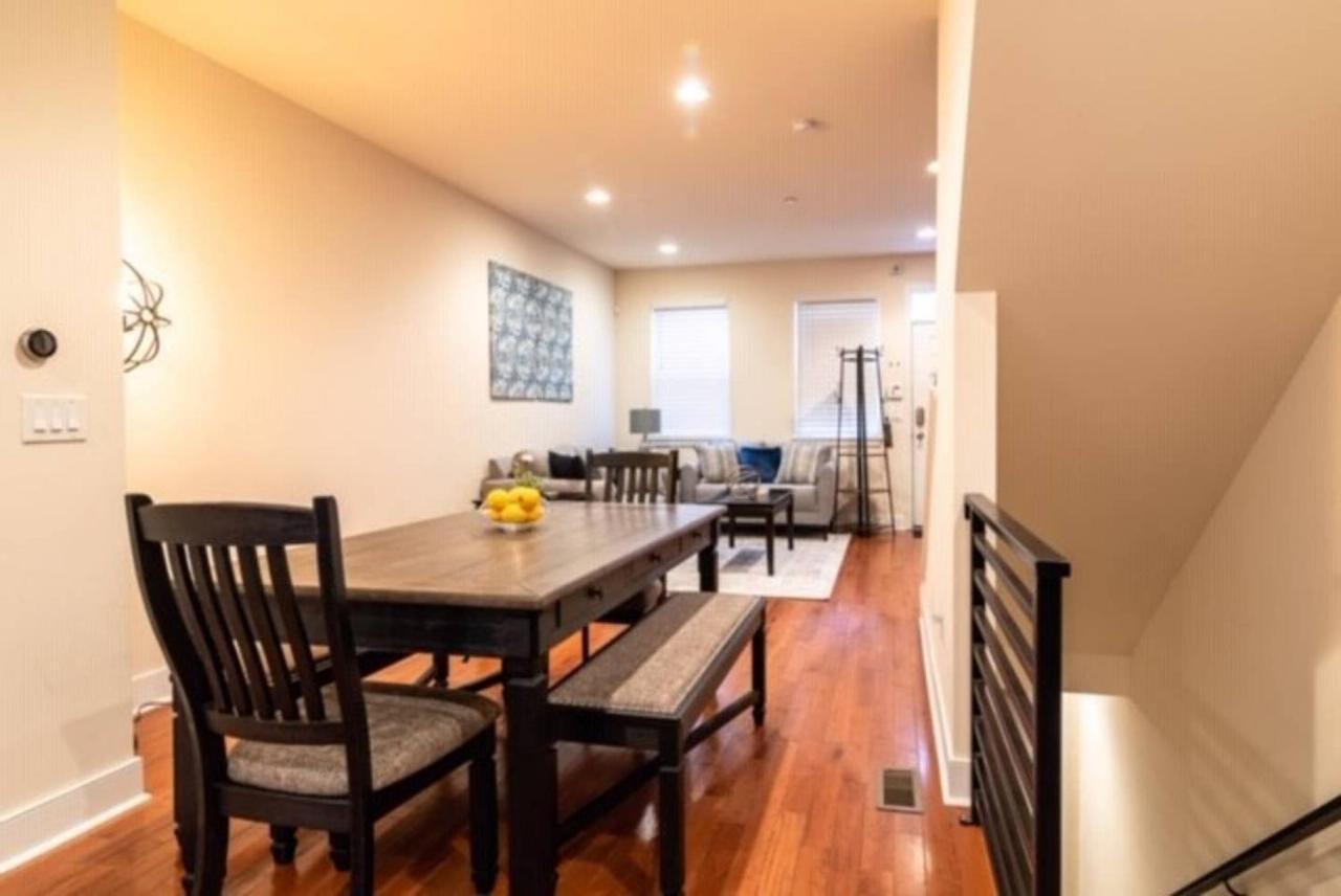 Beautiful Lux 4 Bedroom*Near Penn/Chop*Roof Deck フィラデルフィア エクステリア 写真